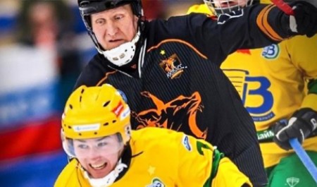 «Водник» сразится с «Кузбассом» за «бронзу» чемпионата России по хоккею с мячом