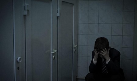 «Рассказать матери я не мог, боялся расстроить»: откровения бизнесмена о пережитом в детстве насилии 