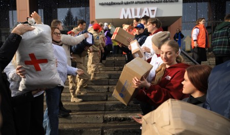 В День воссоединения Крыма с Россией в Архангельске состоялась погрузка гуманитарной помощи для бойцов СВО