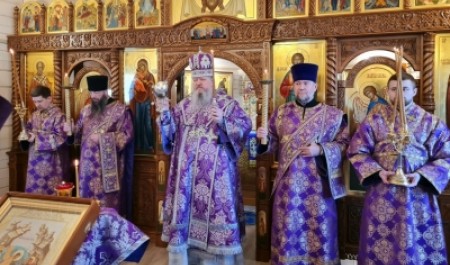 Митрополит Корнилий совершил всенощное бдение в канун недели 4-й Великого поста