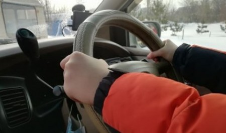 Юные архангелогородцы покусились на чужое авто