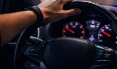 В Архангельске трое молодых людей ответят в суде за угон авто для «покатушек» В Архангельске трое молодых людей ответят в суде за угон авто для «покатушек»