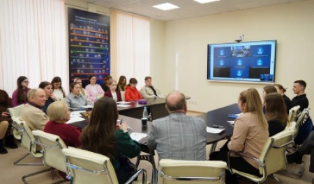 Стилистические исследования лингвоэкологии представили на международном видеомосте в САФУ Стилистические исследования лингвоэкологии представили на международном видеомосте в САФУ