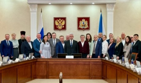 Протоиерей Валерий Суворов оценил доклад региональной Общественной палаты о духовно-нравственных ценностях 