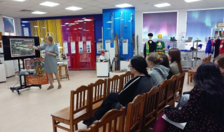 «За руку с Ломоносовым»: студенты и школьники САФУ изучают биографии учёных Архангельской области