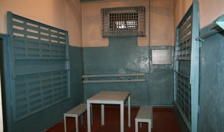 Коряжемский сиделец подрался с контролером штрафного изолятора