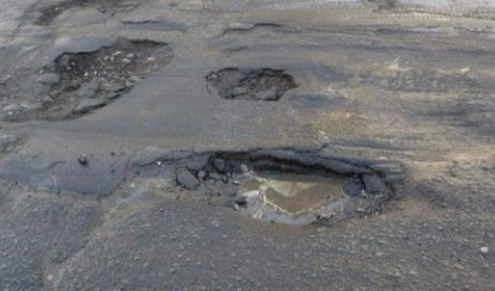 Архангельские активисты потребовали срочного ремонта разбитой улицы Розы Шаниной