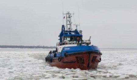 Из-за таяния льда Архангельск срочно переходит с переправ на буксирное сообщение