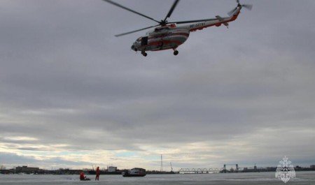 В Архангельске прошли учения с применением авиации МЧС России