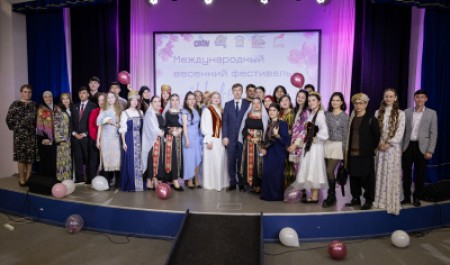 Когда мир встречает весну: в САФУ прошёл фестиваль «Новый день»