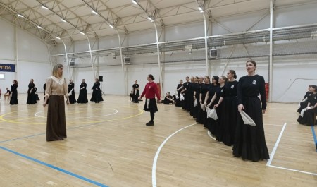 Северный хор готовится к выступлению в Государственном Кремлевском дворце