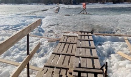 В Архангельске с полуночи закрывают последние ледовые переправы