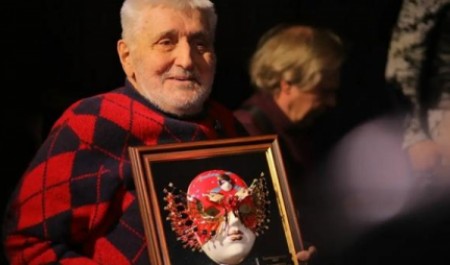 Архангельский губернатор поздравил Виктора Панова с вручением «Золотой Маски»