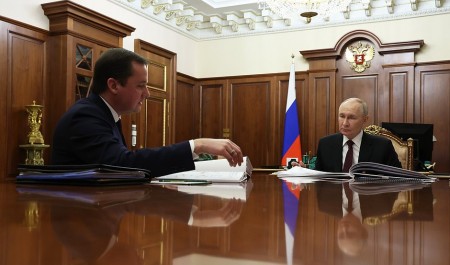 Президент России Владимир Путин провел рабочую встречу с губернатором Архангельской области Александром Цыбульским