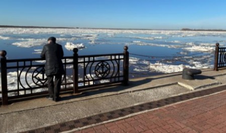 Северная Двина принесла ледоход в Архангельск с небольшим опозданием