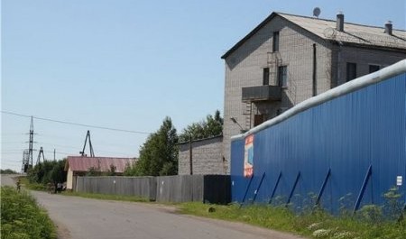 Уголовный тип из архангельской колонии замахнулся кулаком на сотрудника