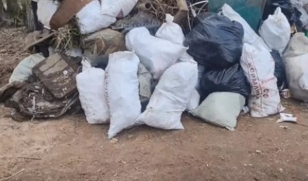 Контейнерные площадки в Шенкурске завалены "ненормативным" мусором