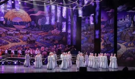 Северный хор устроил в Кремле по случаю своего 100-летия грандиозный звездопад