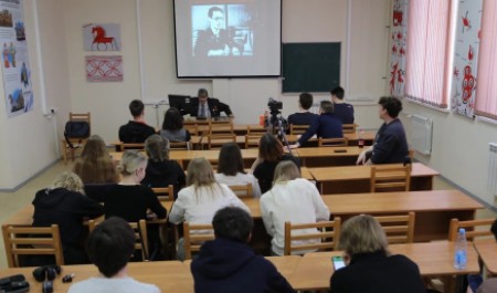 Укреплять историческую память: юные архангелогородцы прослушали лекцию о цене Великой Победы