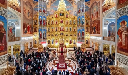 В Михаило-Архангельском кафедральном соборе состоялось пасхальное богослужение 