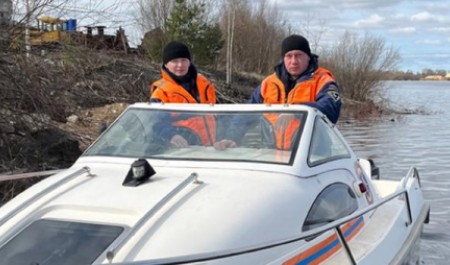 В южных районах Архангельской области катера и лодки появились на реках очень рано