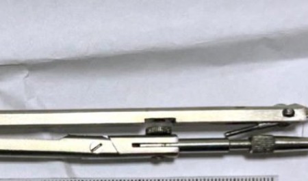 Житель Новодвинска засадил циркуль в голову подростка