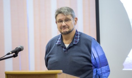 Профессор САФУ Андрей Репневский провел для школьников Архангельска лекцию ко Дню Победы