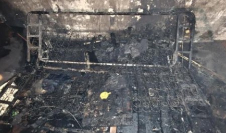 Диван стал очагом: в Архангельске расследуют гибель мужчины при пожаре