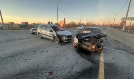 На подъезде к аэропорту Архангельска в аварии пострадал трехлетний ребенок