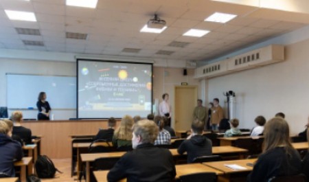 Школьники Архангельска и Северодвинска завершили обучение в весенней школе физики в САФУ