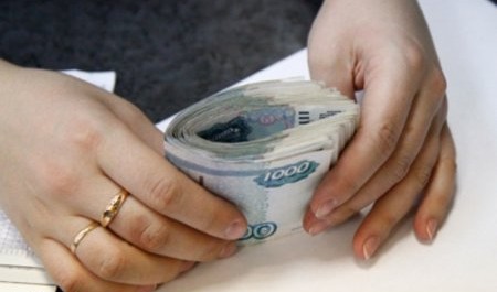 Директор архангельского АНО от образования присвоила доверенные ей деньги