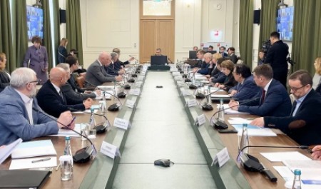 Юрий Трутнев провел заседание Госкомиссии по вопросам развития Арктики