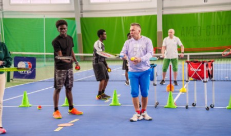 Студенты подготовительного факультета САФУ посетили теннисный центр «АМЕО-спорт»