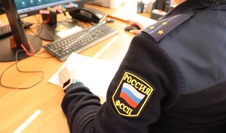 Приставы заставили жителя Коряжмы расплатиться за моральный ущерб