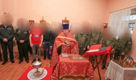 Пасхальные богослужения совершили в воинских храмах Северодвинска 