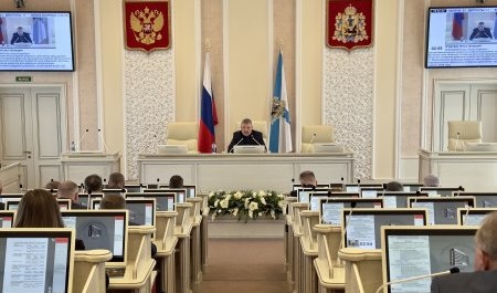 Фракция «Единая Россия» в АрхОблСобрании готовится к сессии