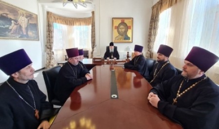 Митрополит Корнилий возглавил совещание в епархиальном управлении 