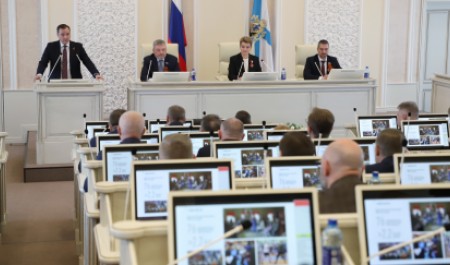 Архангельская область сохраняет устойчивость в сложных экономических условиях