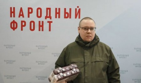 Уроженец Поморья передал бойцам инструменты для полевых работ