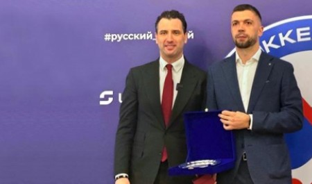 Капитану архангельского «Водника» вручили награду как лучшему игроку сезона