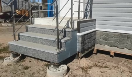 В Шенкурске обнаружена избушка на курьих ножках