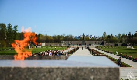 Подразделения МЧС России приняли участие в памятных мероприятиях ко Дню Победы