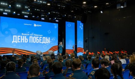 МЧС России провели парад наследников Победы в Тавриде