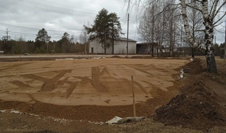 В поселке Хозьмино Вельского округа приступили к благоустройству сквера