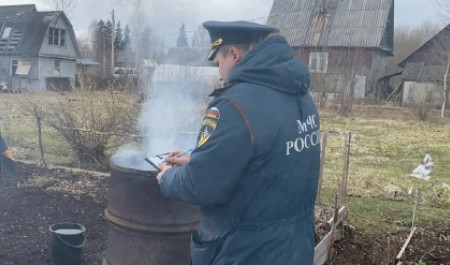 Сотрудники ГУ МЧС России по Архангельской области проводят рейды в СНТ и на водоемах