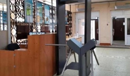 В школах Северодвинска усилили меры безопасности в ответ на псевдоугрозы в соцсетях