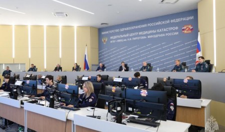 Глава МЧС России осмотрел мобильный госпиталь Федерального центра медицины катастроф