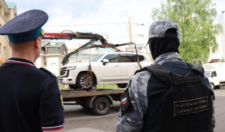 Архангелогородец из-за долгов лишился любимого крузака