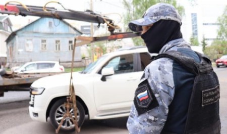 У кредитного должника в Архангельске забрали усердно скрываемый дорогой внедорожник