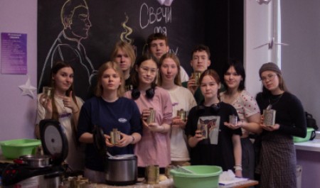 Студенты САФУ изготовили окопные свечи и маскировочные сети для бойцов спецоперации